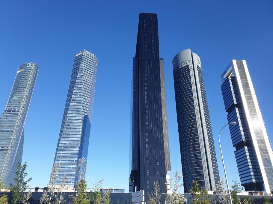 Modern Apartment Madrid Near Bernabéu – Entire Place