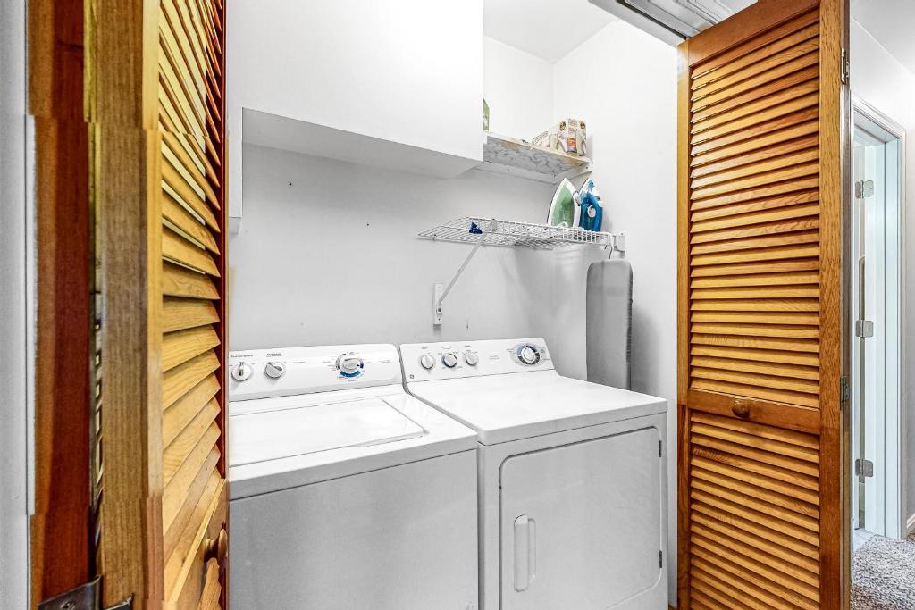 Blue Bubble Beach House - Three Bedroom holiday home by null