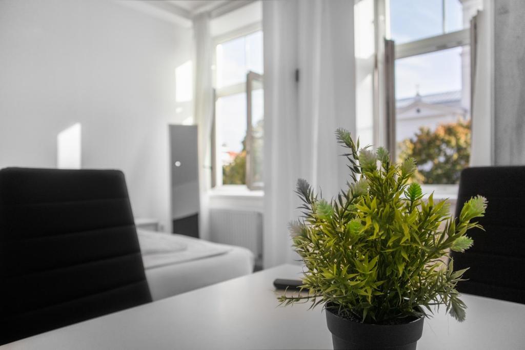 Private Rooms in Spacious 7-Bedroom Apartment Near Hauptbahnhof – Triple Room with Shared Bathroom photo 8