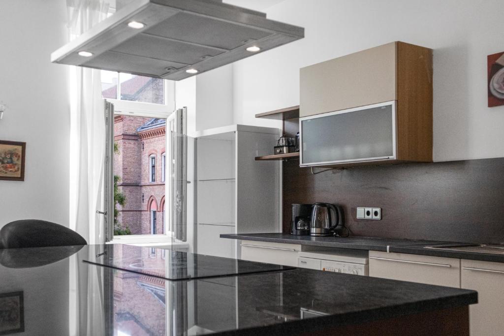 Private Rooms in Spacious 7-Bedroom Apartment Near Hauptbahnhof – Triple Room with Shared Bathroom photo 4
