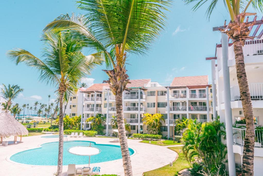 Playa Turquesa Ocean Club – Royal Oceanfront Luxury Beach House Three bedroom