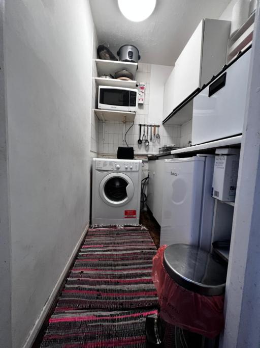 Hyde Park Studio Has Private Balcony With Tranquil Garden View – Entire Place photo 3