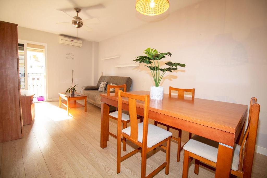 Pintor nogales, Fuengirola centro - Two-Bedroom Apartment