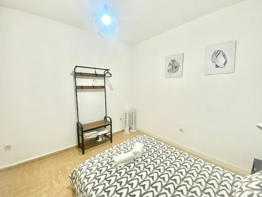 Méndez Álvaro Callejo Street – One-Bedroom Apartment photo 7
