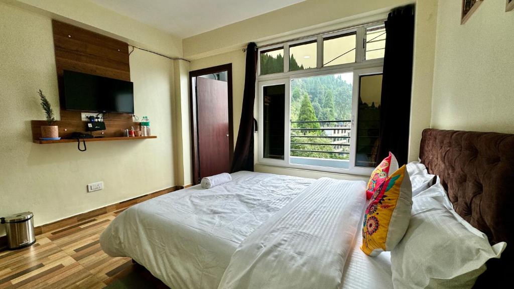 Darjeeling Hillside Inn side view