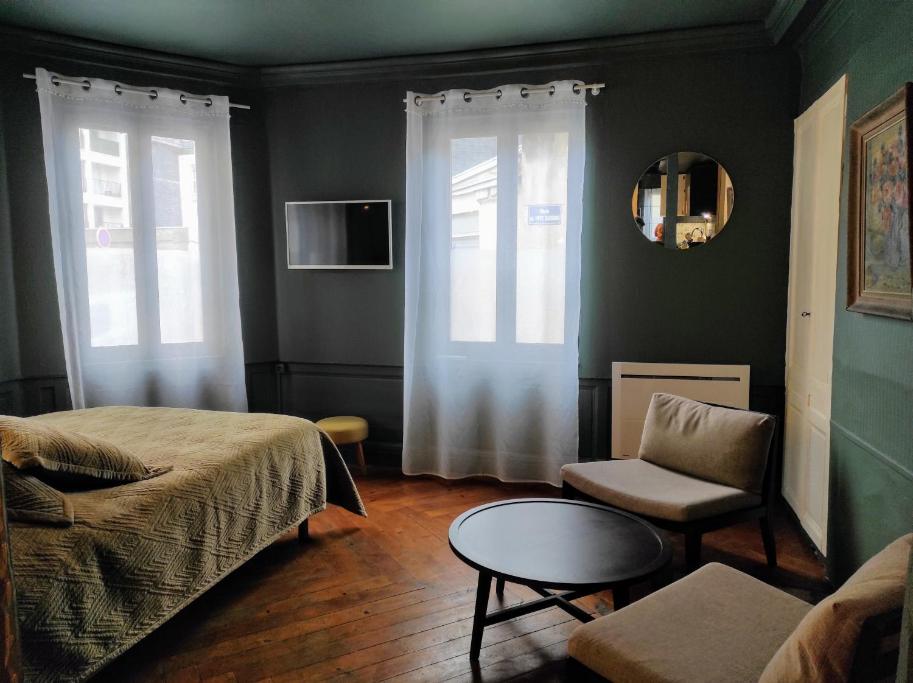 Grand Studio de charme Rouen centre – Superior Studio