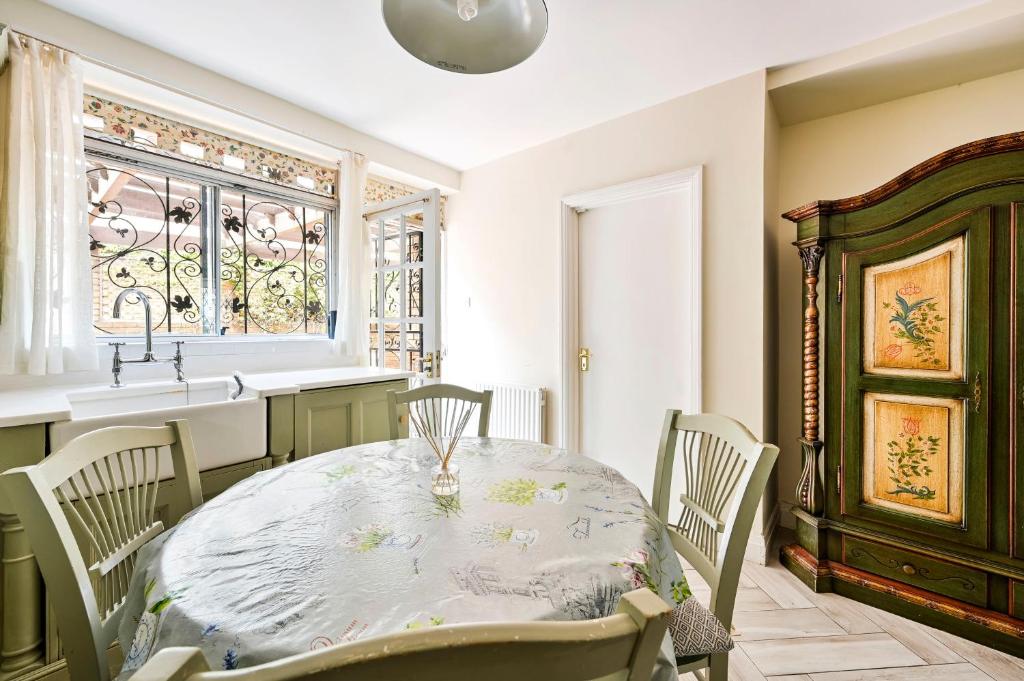 bloomrooms@Knightsbridge/HydePark – Three-Bedroom Villa photo 2