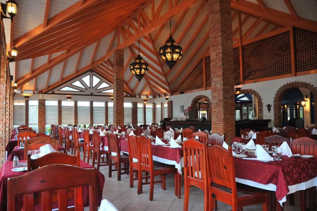 VIK hotel Arena Blanca — Restaurant & bars in Bavaro, La Altagracia