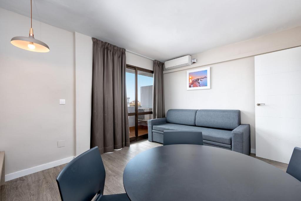 Veramar Aparthotel — Hotel rooms in Fuengirola, Andalusia