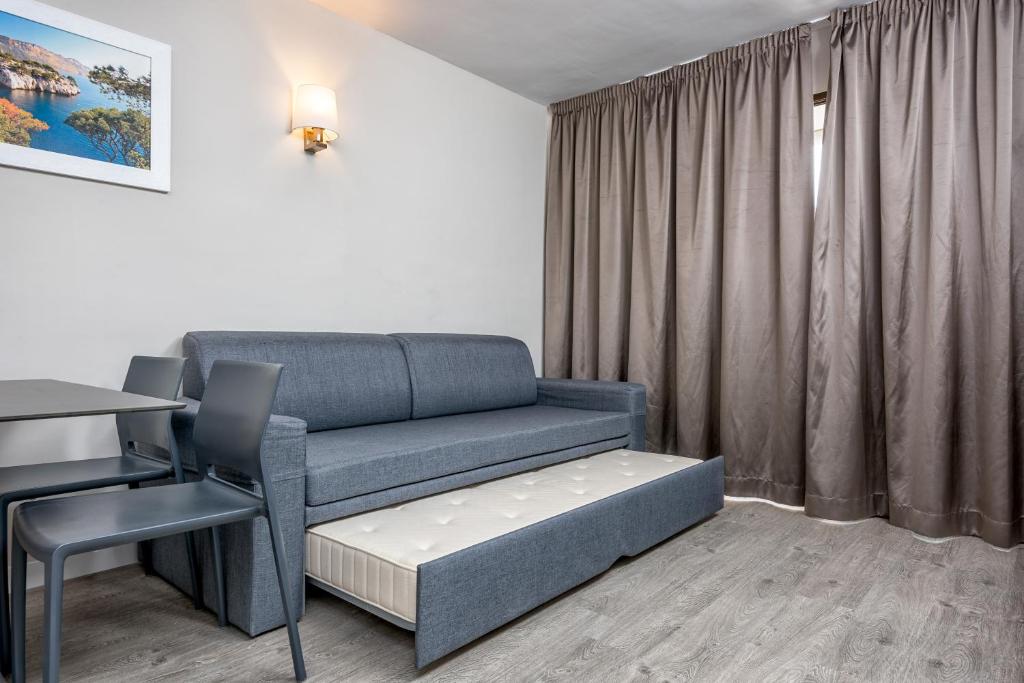 Veramar Aparthotel — Hotel rooms in Fuengirola, Andalusia