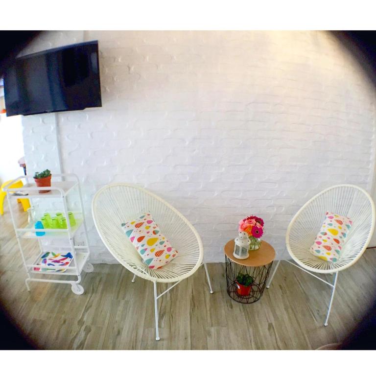 Shared lounge/TV area