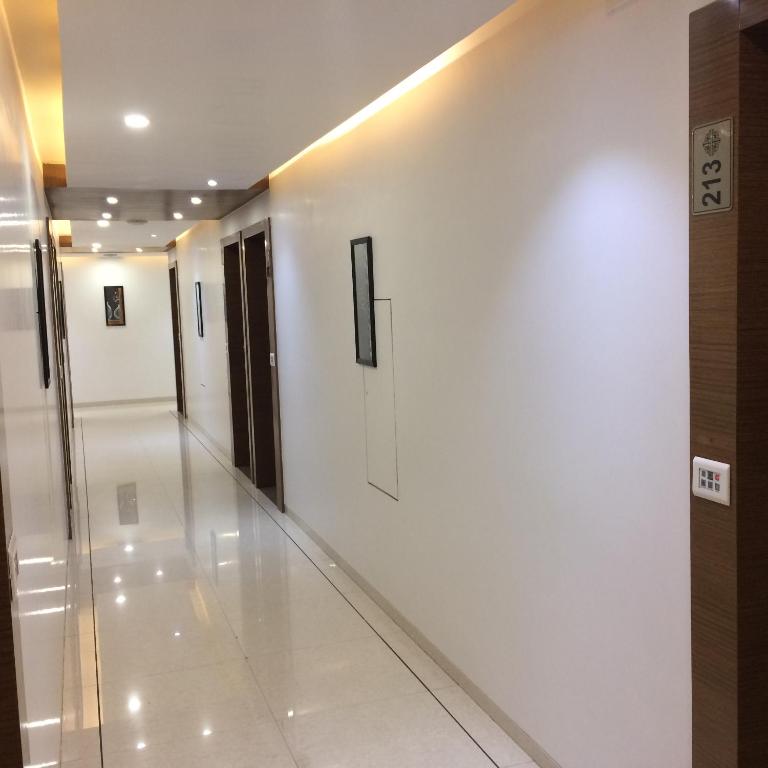 フロント・ロビー