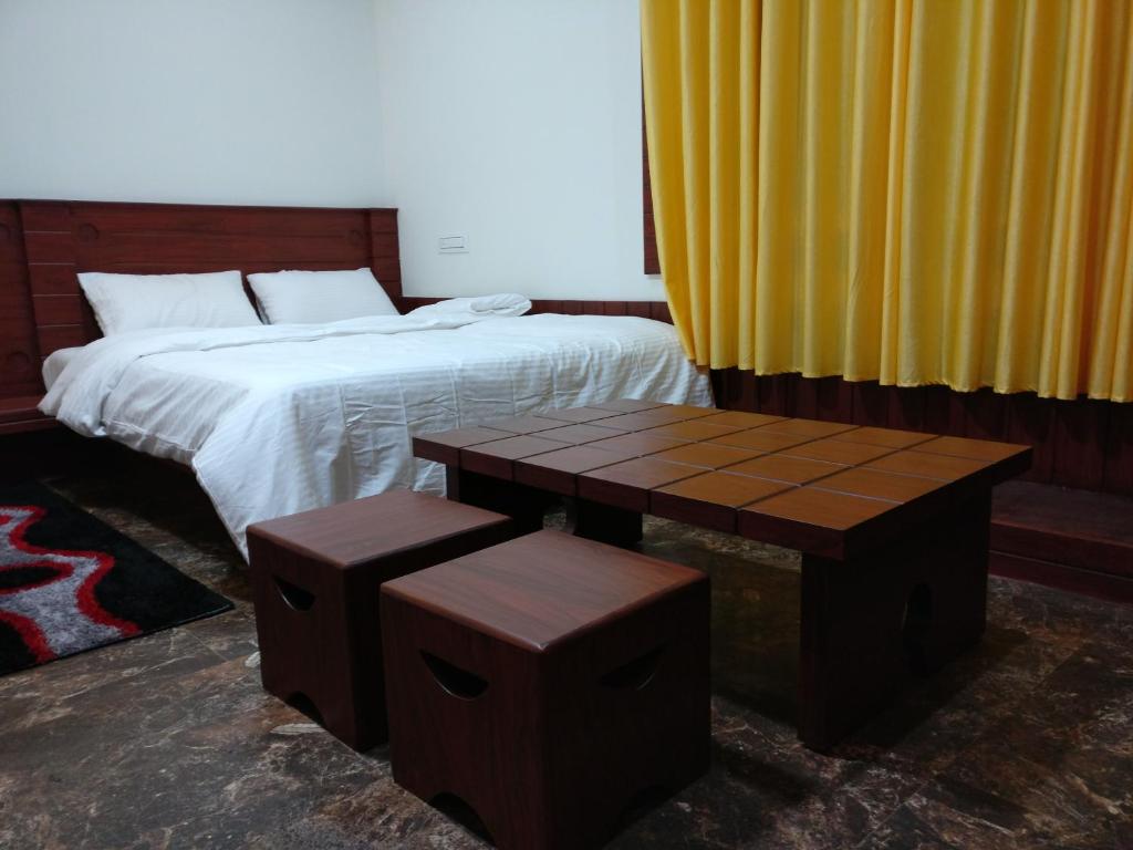 The Shades Holiday inn photo
