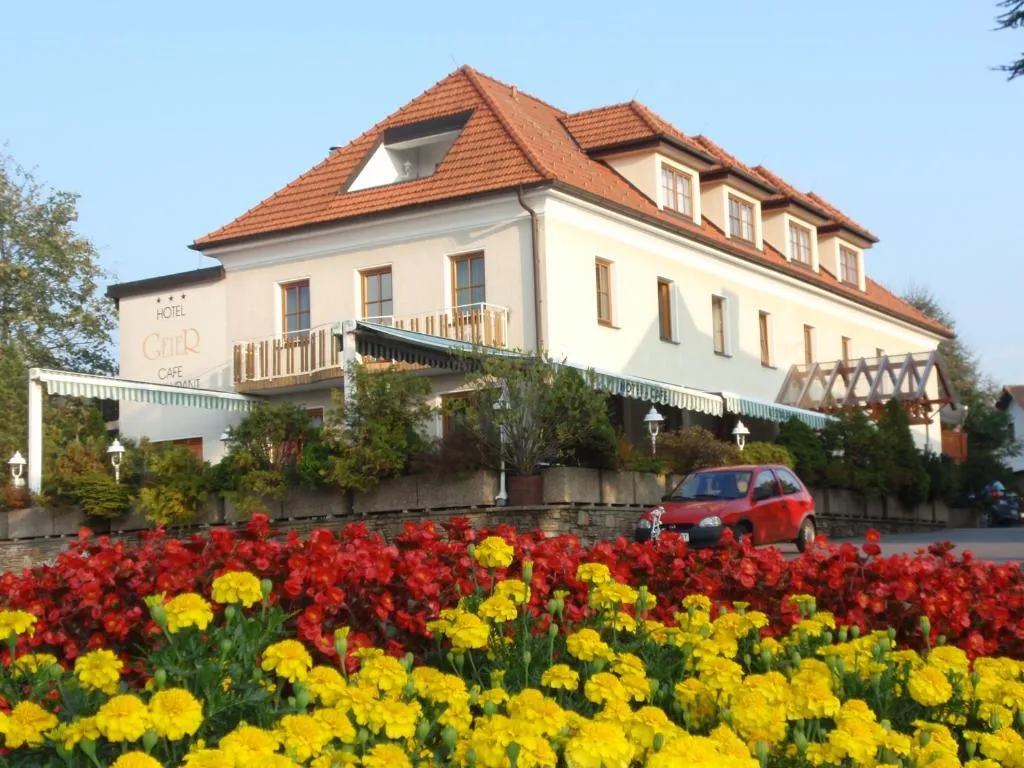 Hotel Geier, hotel in Bad Schönau