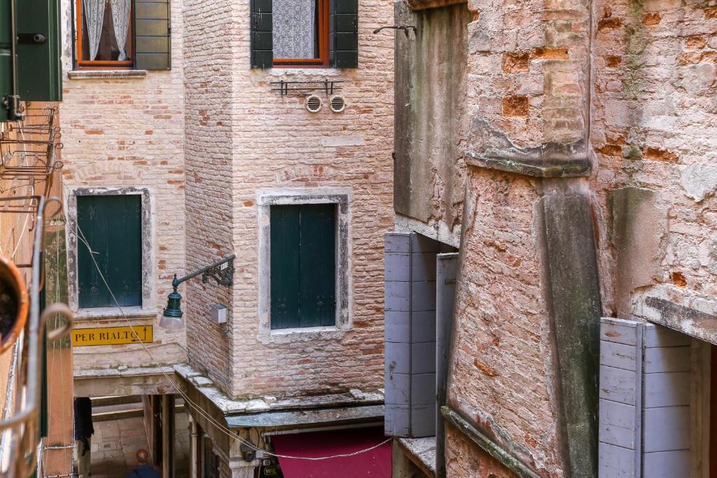 Rialto Suite 1602 photo