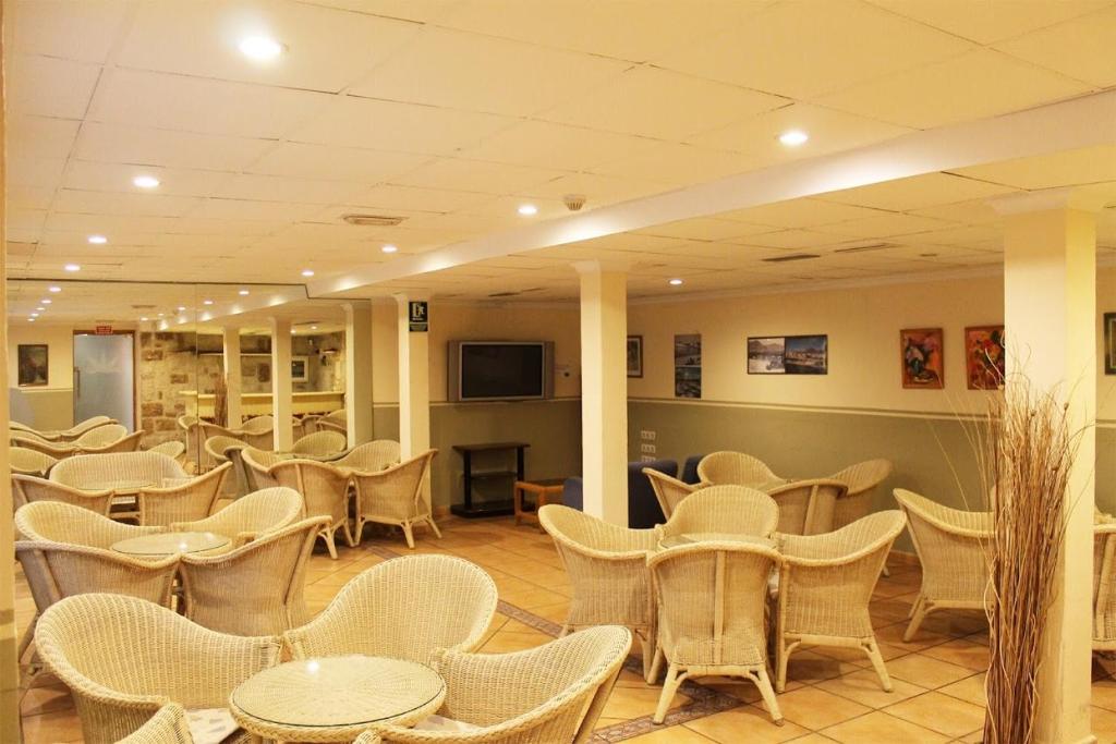 Hotel Montemar — Restaurant & bars in Benidorm, Valencian Community