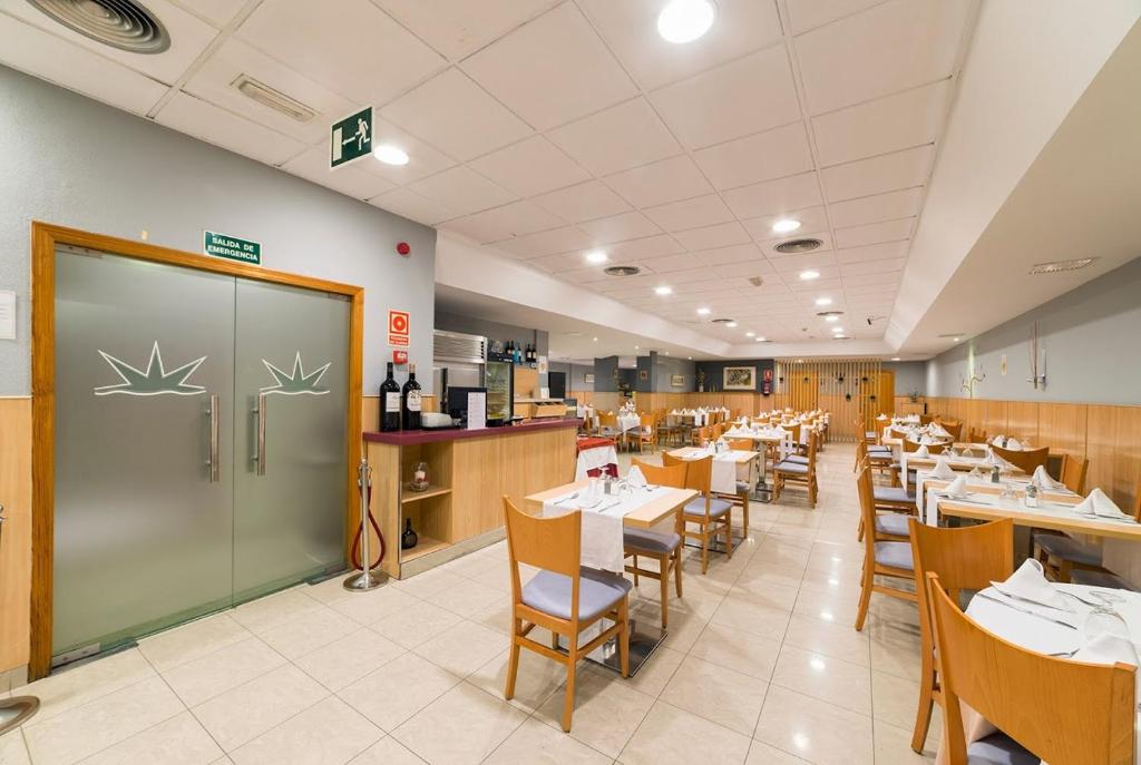 Hotel Montemar — Restaurant & bars in Benidorm, Valencian Community