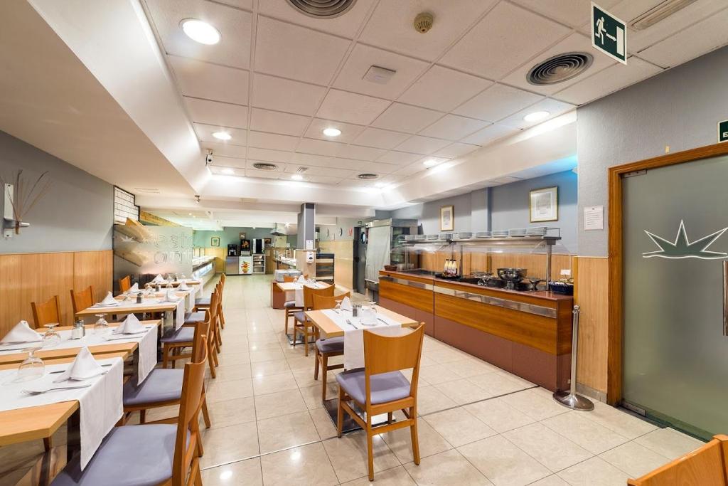 Hotel Montemar — Restaurant & bars in Benidorm, Valencian Community