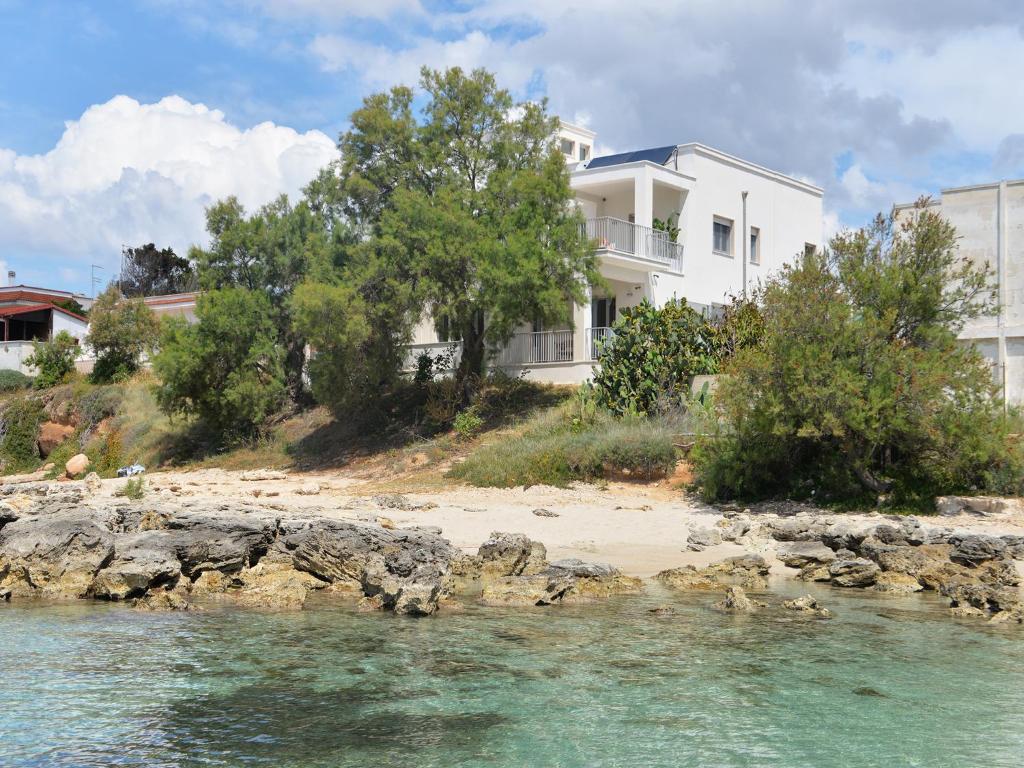 Luxury Beach Villa Puglia Italy — Hotel in Pulsano