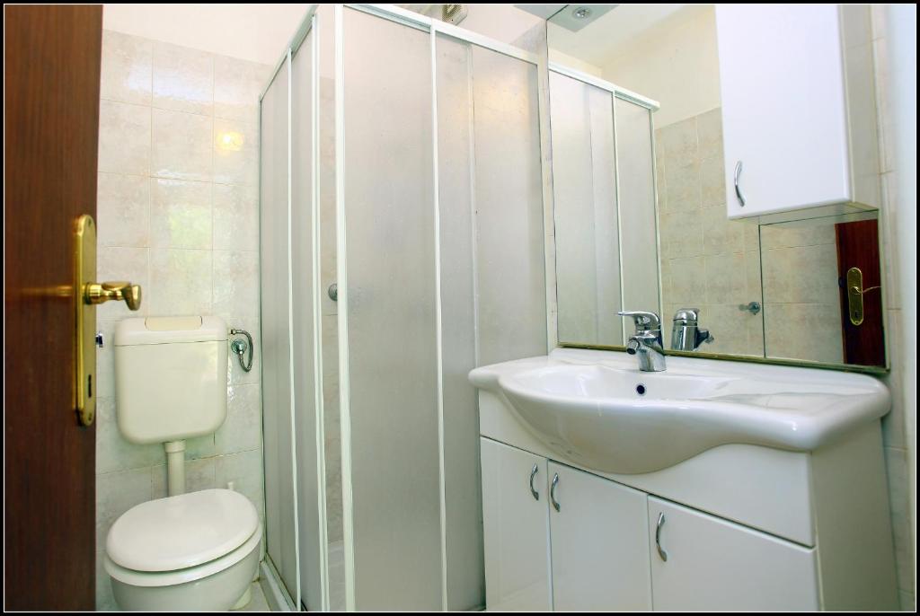 Champagne Apartments Portoroz VP photo