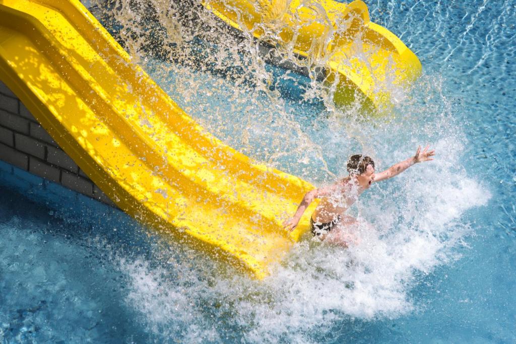 Hotel Oasis Park Splash — Attractions for children in Calella, Catalonia