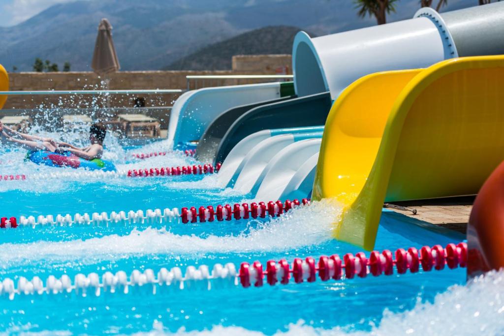 Grand Hotel Holiday Resort — Swimming pool in Stalida