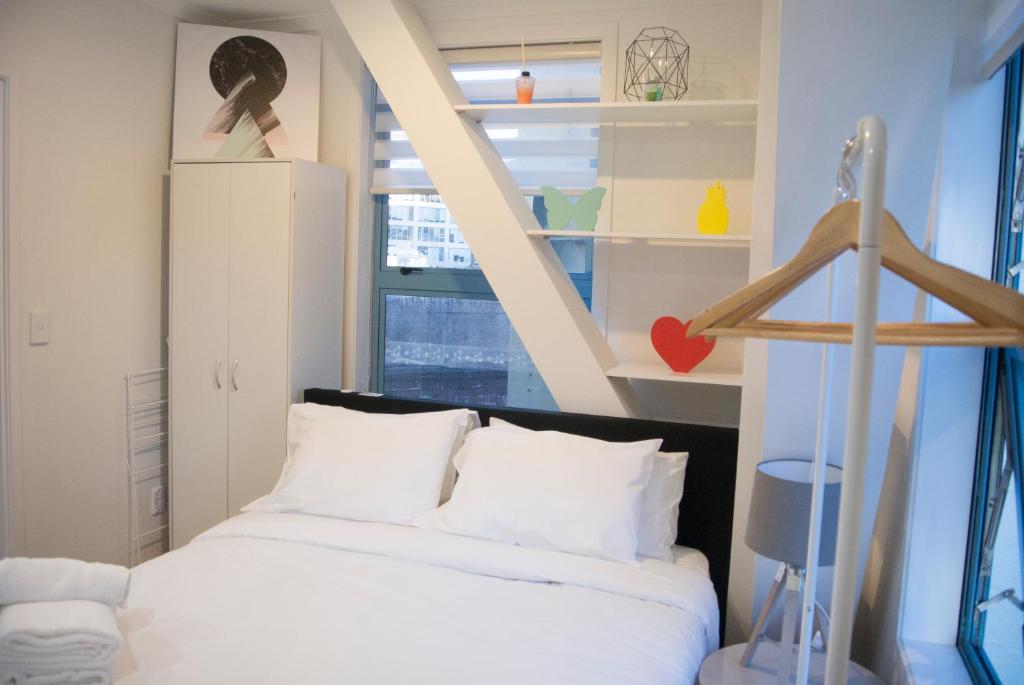 Snug Studio in the heart of the city photo