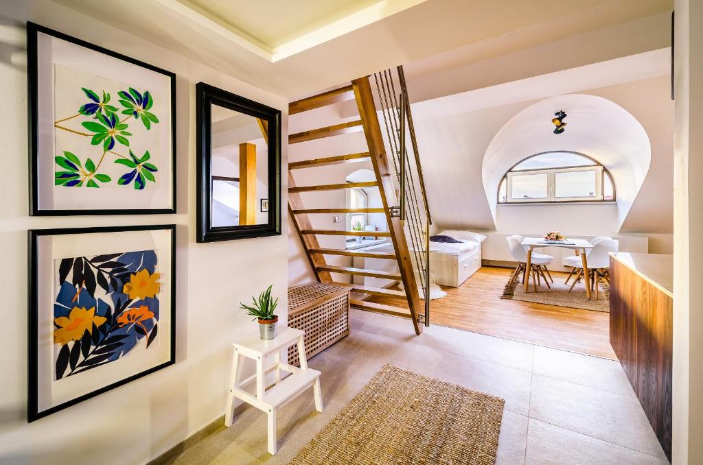 Rooftop Triplex Apartment in Centre photo