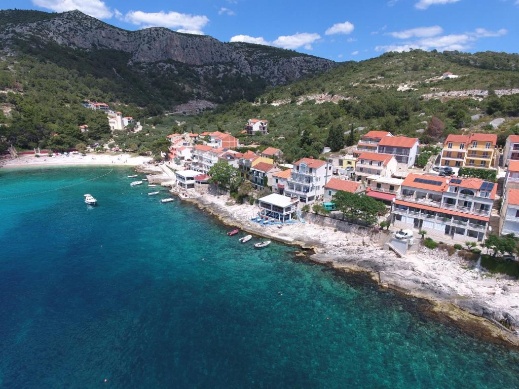 Superb Beachfront Luxury Seaview with Private Beach photo
