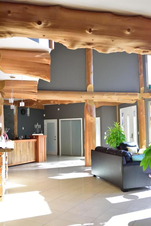 The Rockwell-Harrison Guest Lodge photo