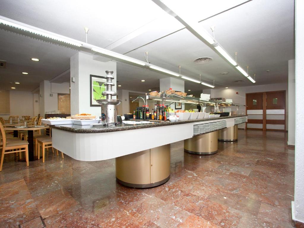 Hotel Palia Las Palomas — Restaurant & bars in Torremolinos, Andalusia