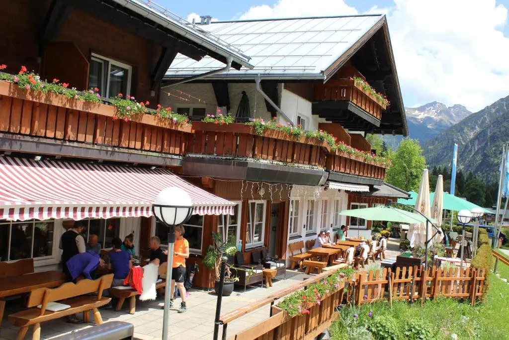 Alpenhotel Widderstein, מלון במיטלברג