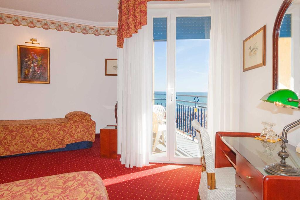 Hotel Napoleon Lido di Jesolo reserva tu hotel con ViaMichelin Hotel Napoleon Lido di Jesolo reserva tu hotel con ViaMichelin