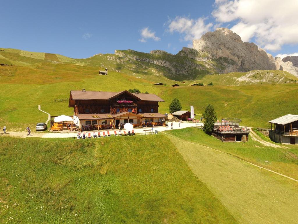 Rifugio Fermeda Hutte - 5