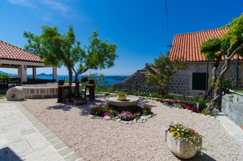 Apartment & Rooms Savonari, Orasac