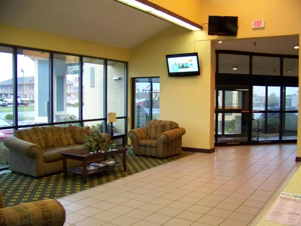 Days Inn by Wyndham Indianapolis Off I-69 photo