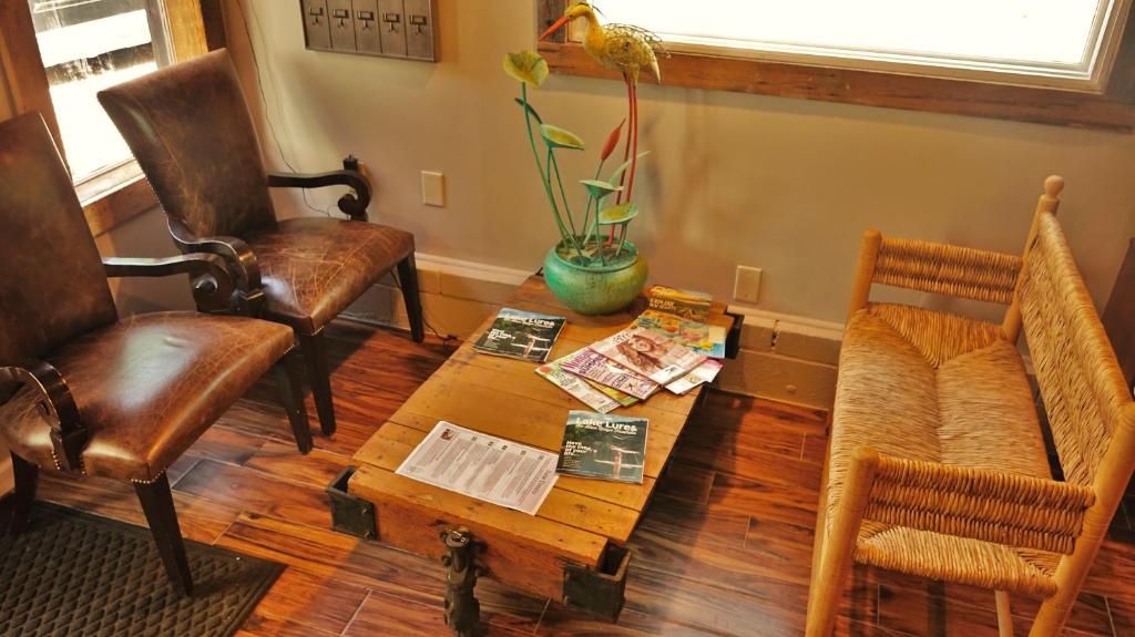 Riverside Lodge at Chimney Rock photo