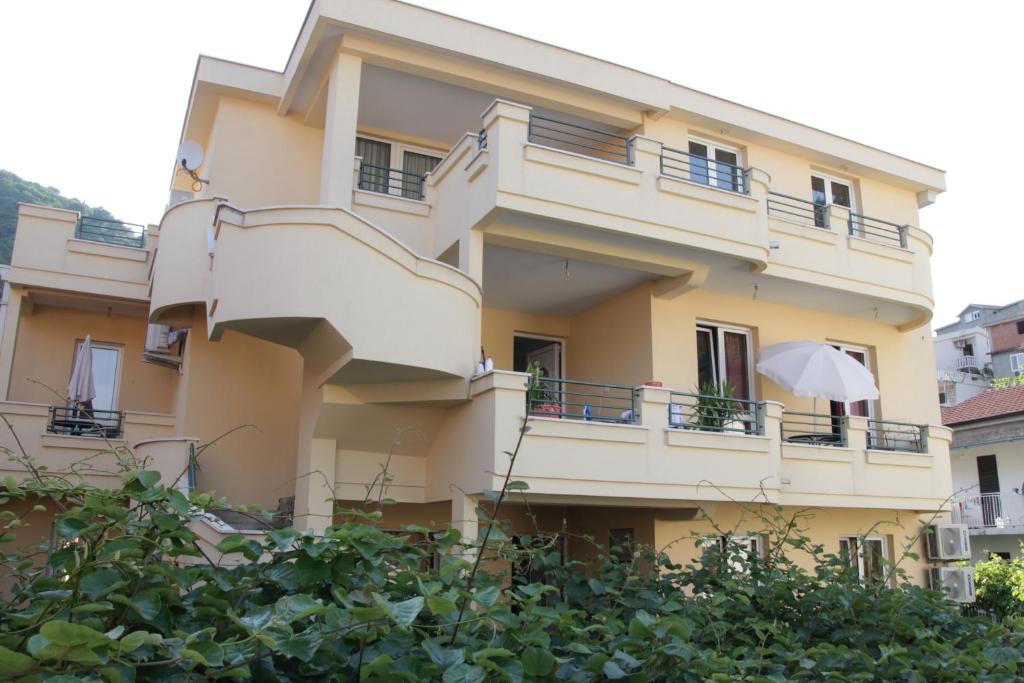 Lilian Apartments photo