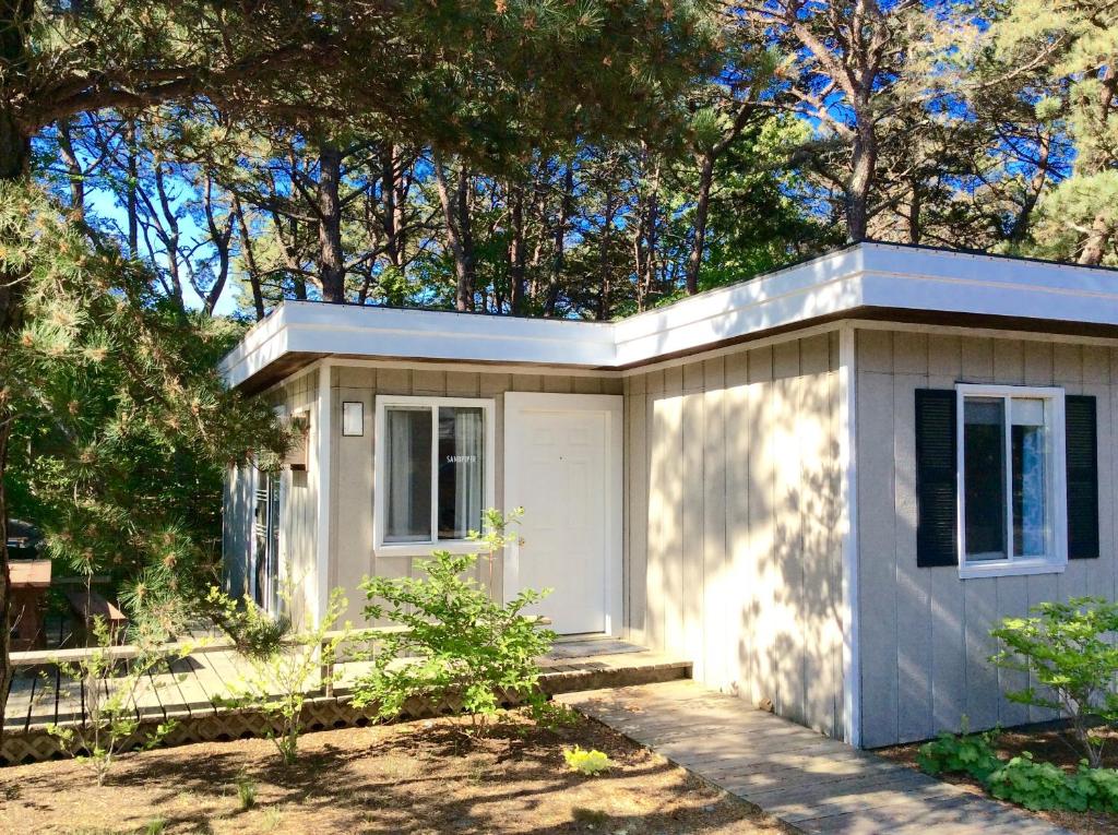 Even'tide Resort Motel & Cottages photo