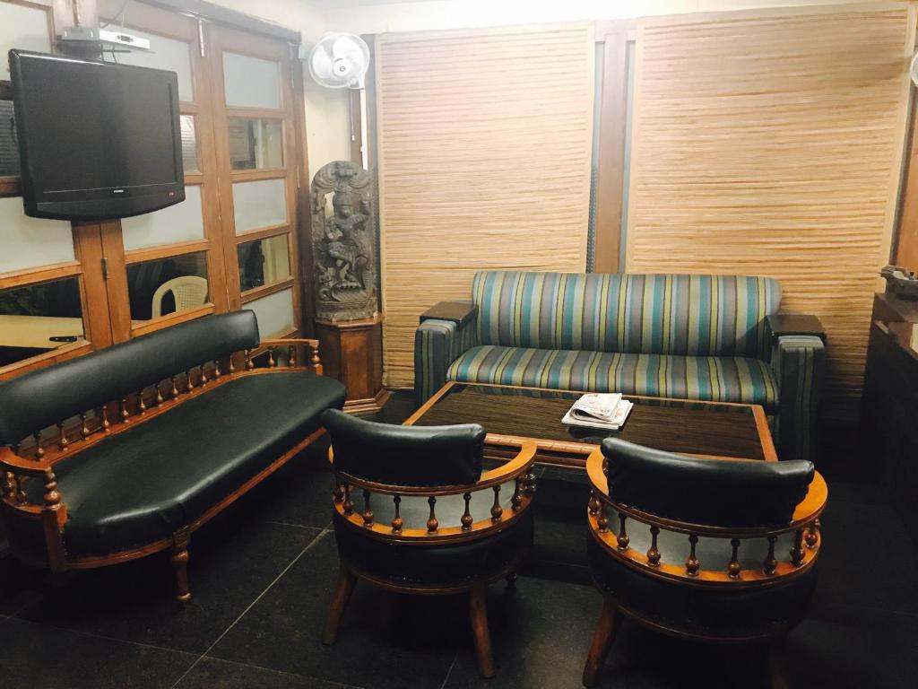 Skylink Suites Bed & Breakfast photo