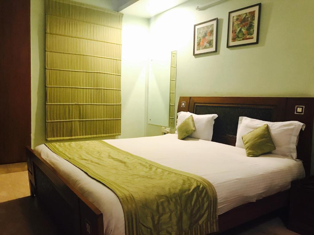 Skylink Suites Bed & Breakfast photo