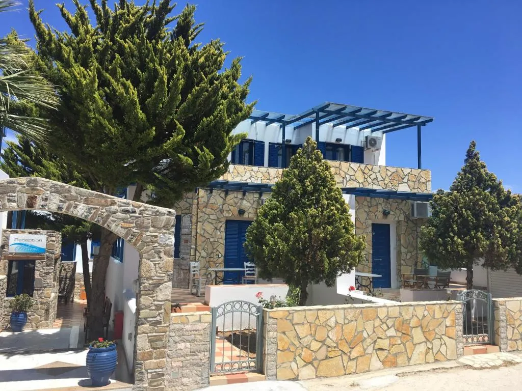 Serifos Palace, hotel in Livadakia