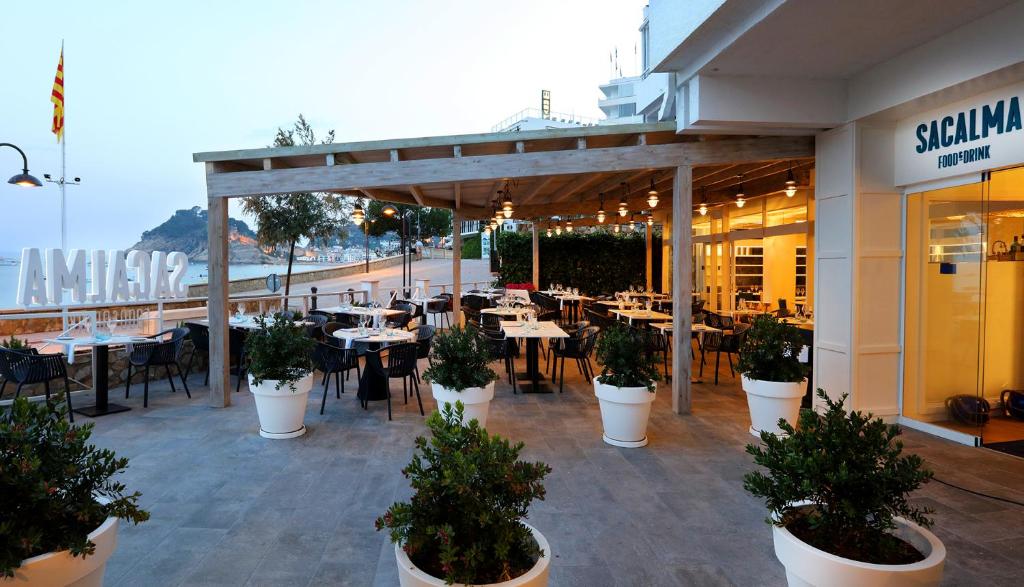 Golden Mar Menuda — Restauracje i bary in Tossa de Mar, Katalonia