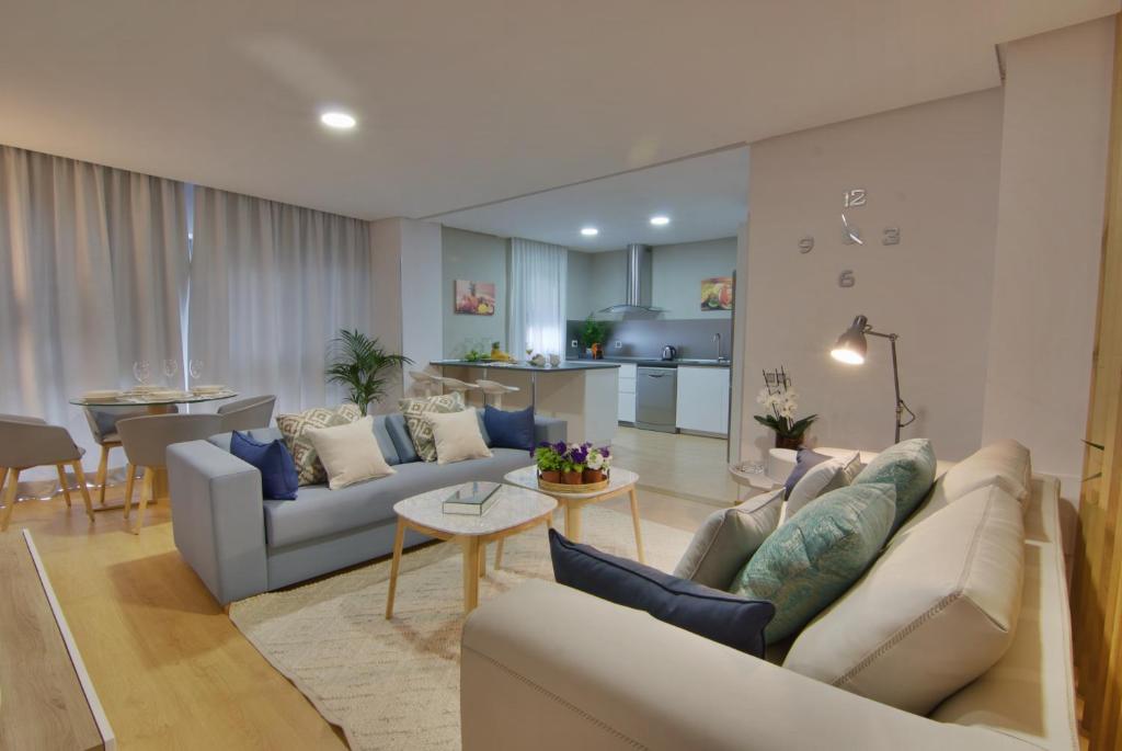 Chic-Housing Las Canteras — Hotel in Gran Canaria