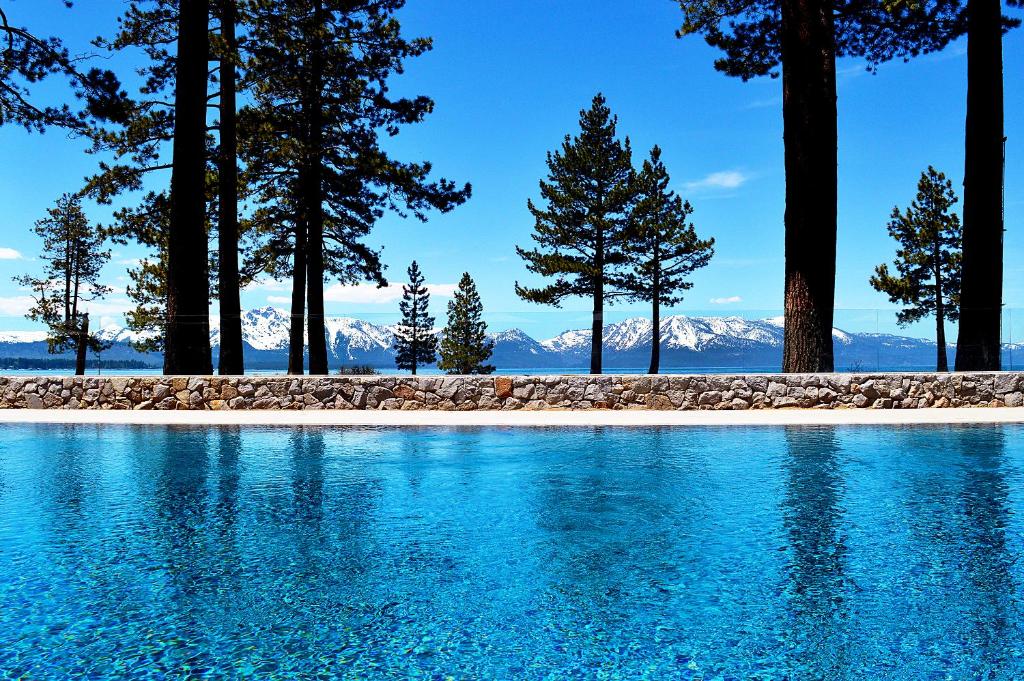Swimming pool, Edgewood Tahoe Resort in Stateline (NV)