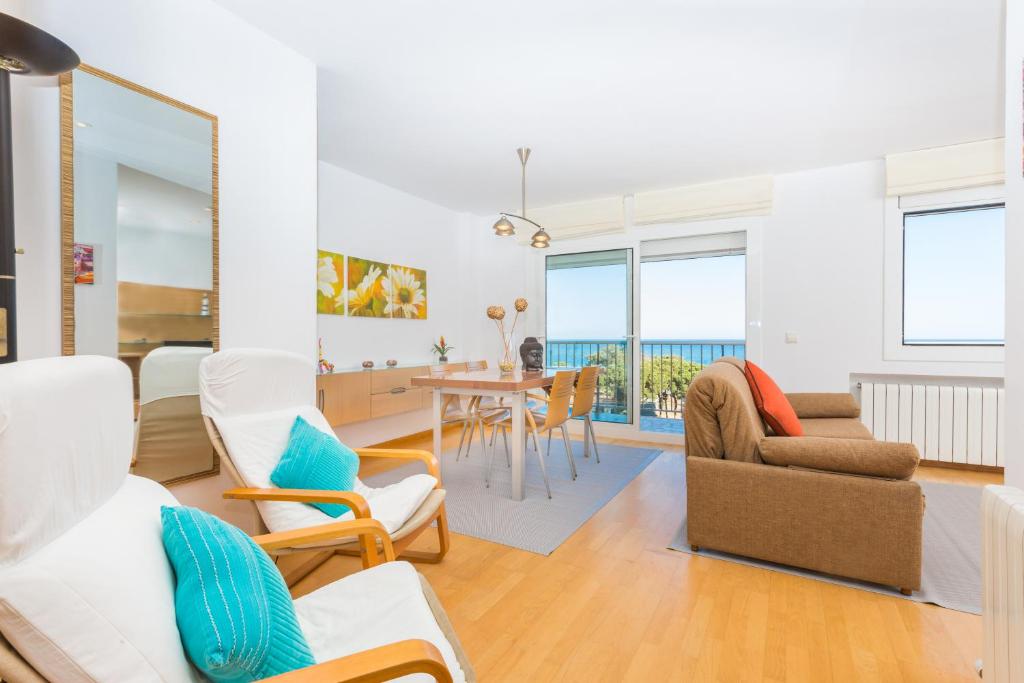 Malgrat de Mar Blvd Seaview Apartment — Hotel in Costa Brava y Maresme