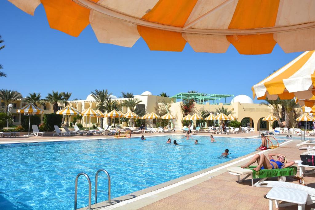 スイミングプール