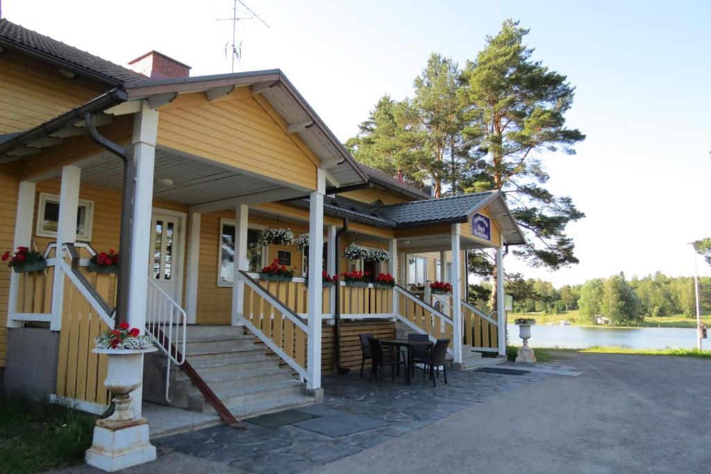 Hotel Laatokan Portti — Hotel in Parikkala