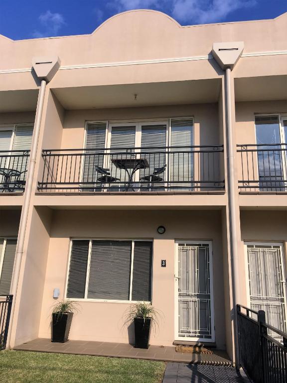 Travers Street Apartment, Wagga Wagga