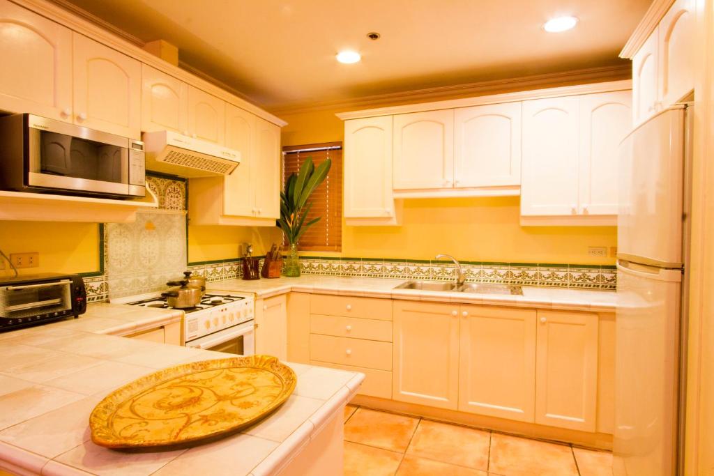 Sophia Suites Residence Hotel Serviced apartment (Cebu) Deals, Photos